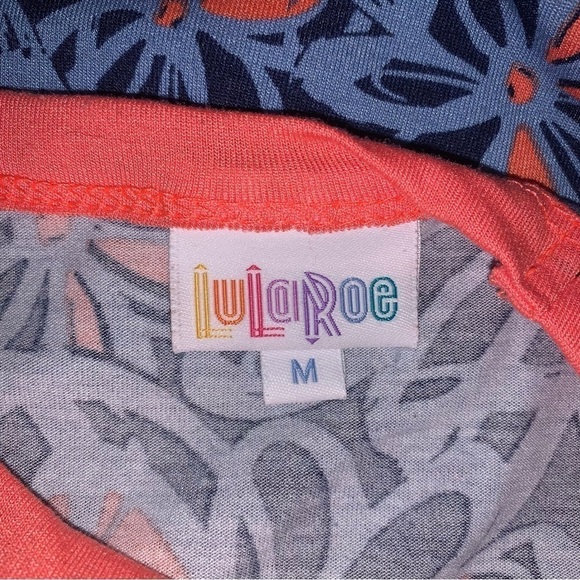 Lularoe Tee, sz M - Picture 3 of 5